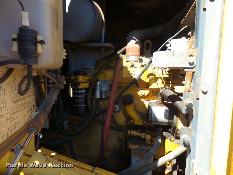 image for item DI2521 2005 John Deere 444J wheel loader