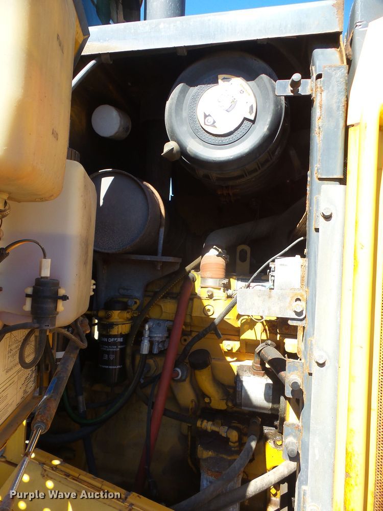 image for item DI2521 2005 John Deere 444J wheel loader