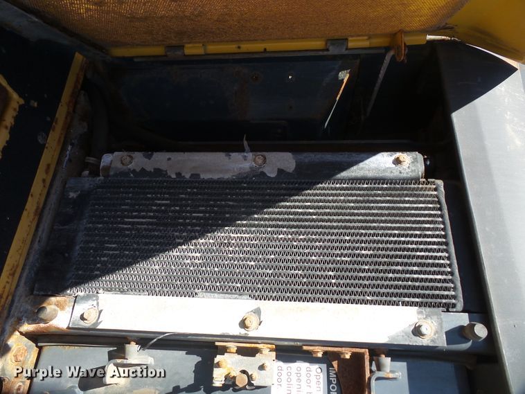 image for item DI2521 2005 John Deere 444J wheel loader