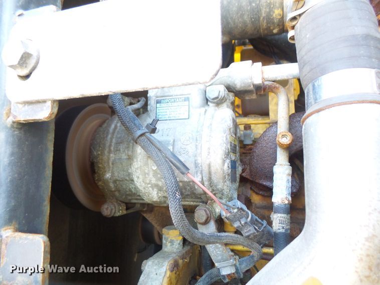 image for item DI2521 2005 John Deere 444J wheel loader