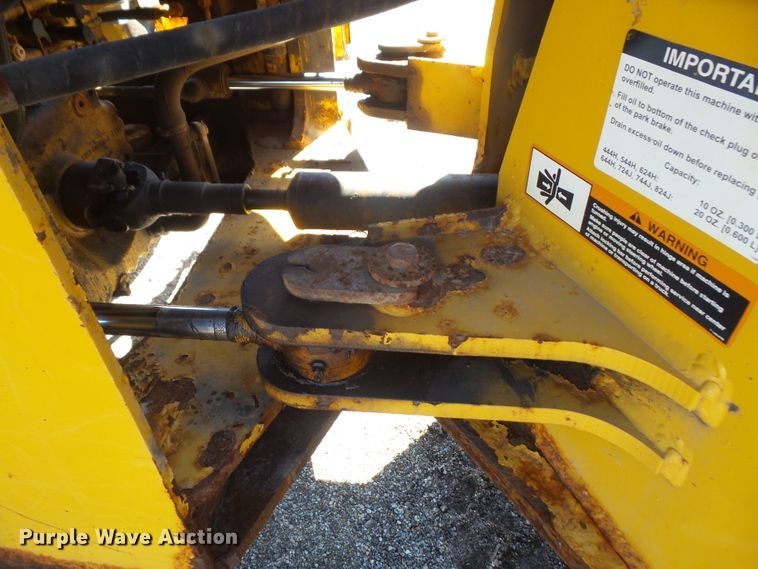 image for item DI2521 2005 John Deere 444J wheel loader