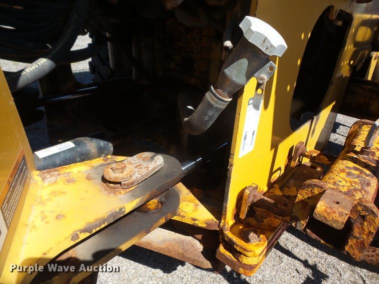 image for item DI2521 2005 John Deere 444J wheel loader