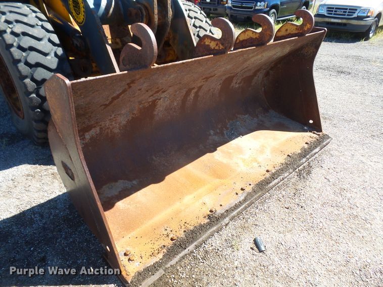 image for item DI2521 2005 John Deere 444J wheel loader