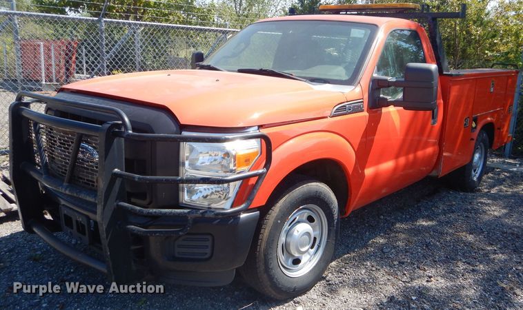 image for item FC9943 2011 Ford F250 Super Duty utility bed pickup truck