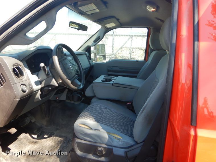 image for item FC9943 2011 Ford F250 Super Duty utility bed pickup truck