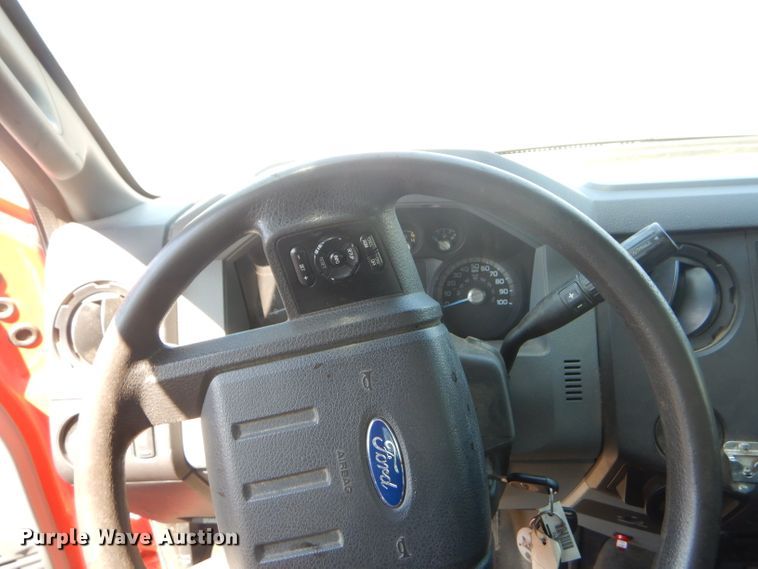 image for item FC9943 2011 Ford F250 Super Duty utility bed pickup truck