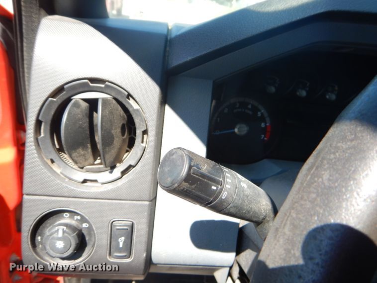 image for item FC9943 2011 Ford F250 Super Duty utility bed pickup truck