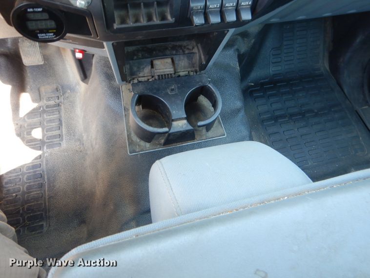 image for item FC9943 2011 Ford F250 Super Duty utility bed pickup truck