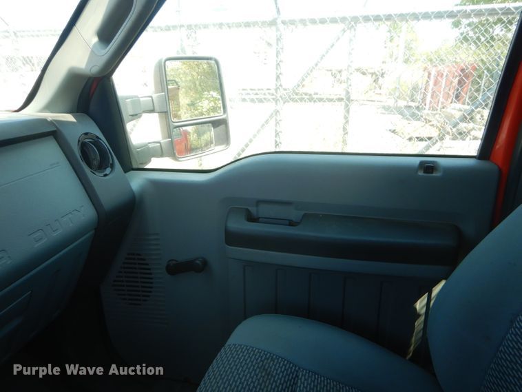 image for item FC9943 2011 Ford F250 Super Duty utility bed pickup truck