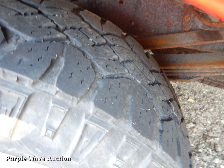 image for item FC9943 2011 Ford F250 Super Duty utility bed pickup truck