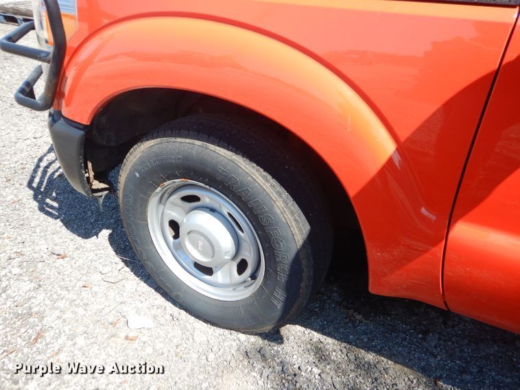 image for item FC9943 2011 Ford F250 Super Duty utility bed pickup truck