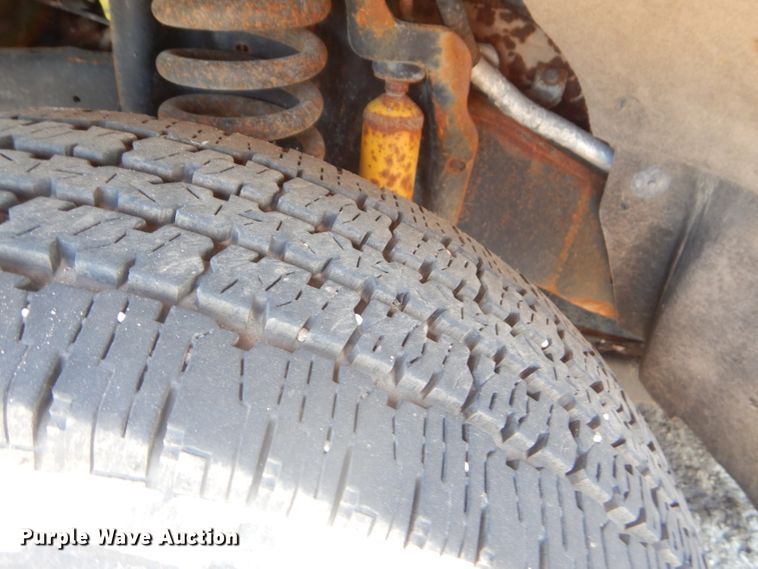 image for item FC9943 2011 Ford F250 Super Duty utility bed pickup truck