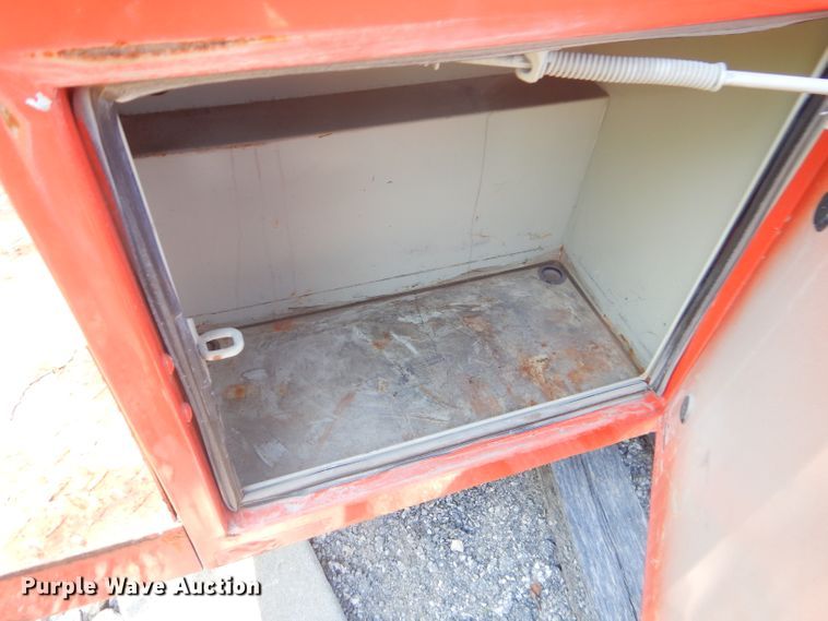 image for item FC9943 2011 Ford F250 Super Duty utility bed pickup truck