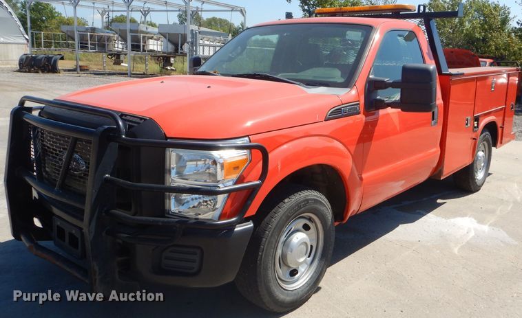 image for item FC9944 2011 Ford F250 Super Duty utility bed pickup truck