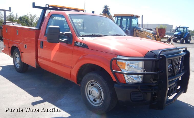 image for item FC9944 2011 Ford F250 Super Duty utility bed pickup truck