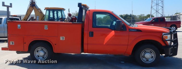 image for item FC9944 2011 Ford F250 Super Duty utility bed pickup truck