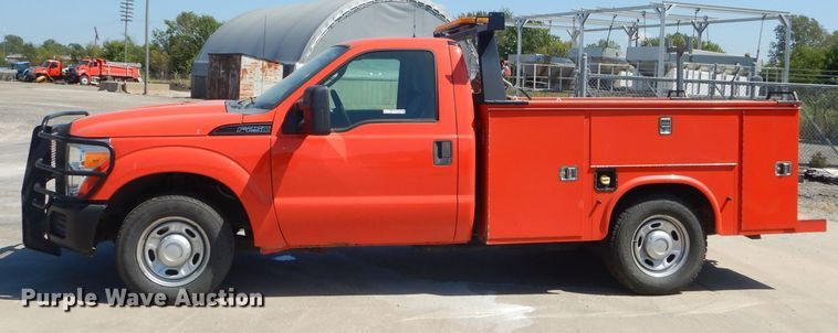 image for item FC9944 2011 Ford F250 Super Duty utility bed pickup truck