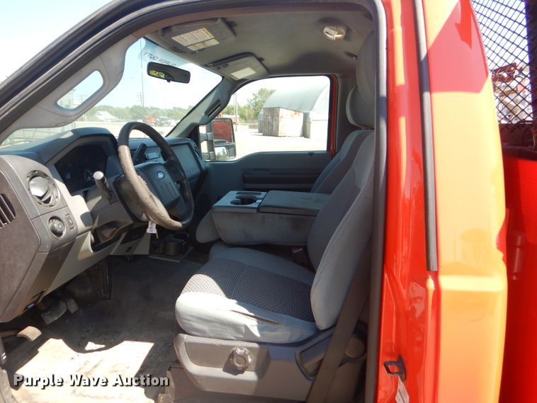 image for item FC9944 2011 Ford F250 Super Duty utility bed pickup truck