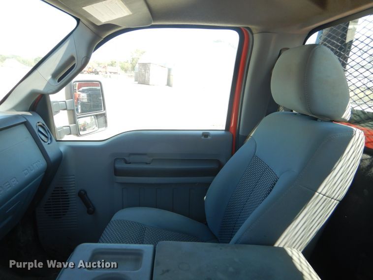 image for item FC9944 2011 Ford F250 Super Duty utility bed pickup truck