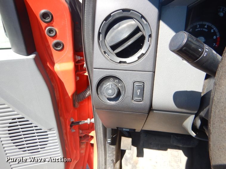 image for item FC9944 2011 Ford F250 Super Duty utility bed pickup truck