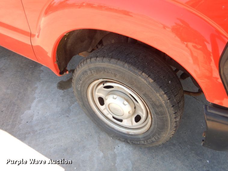 image for item FC9944 2011 Ford F250 Super Duty utility bed pickup truck