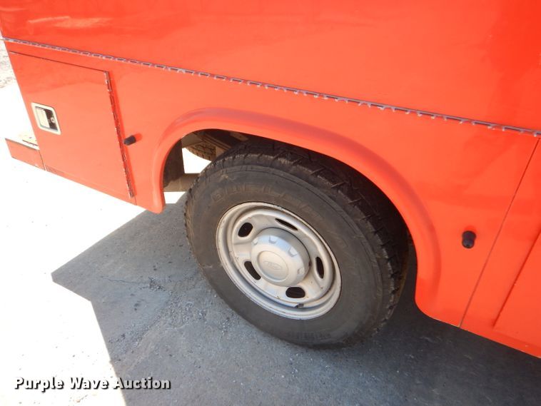 image for item FC9944 2011 Ford F250 Super Duty utility bed pickup truck