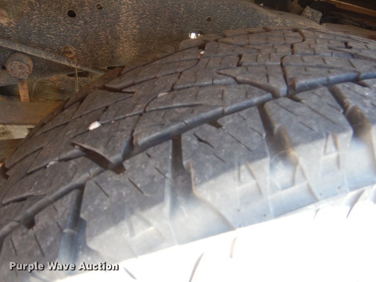 image for item FC9944 2011 Ford F250 Super Duty utility bed pickup truck