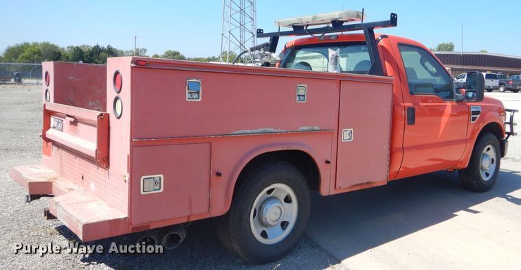 image for item FC9945 2008 Ford F250 Super Duty utility bed pickup truck