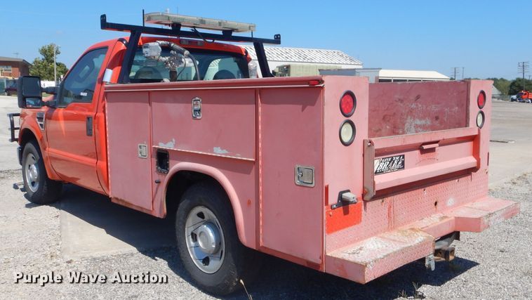 image for item FC9945 2008 Ford F250 Super Duty utility bed pickup truck