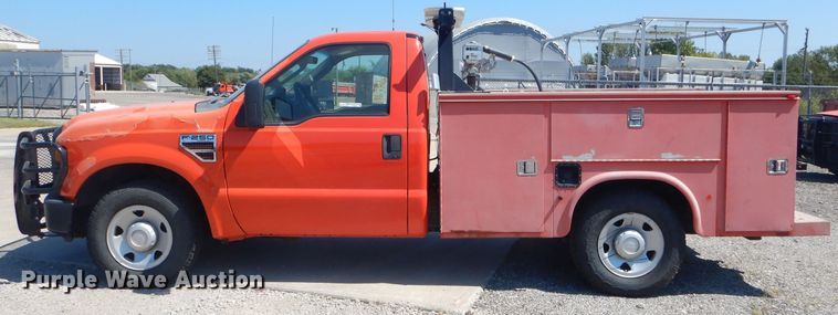 image for item FC9945 2008 Ford F250 Super Duty utility bed pickup truck
