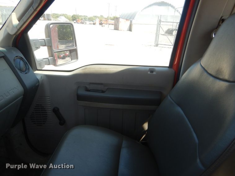 image for item FC9945 2008 Ford F250 Super Duty utility bed pickup truck