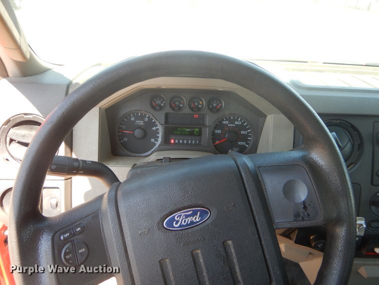 image for item FC9945 2008 Ford F250 Super Duty utility bed pickup truck