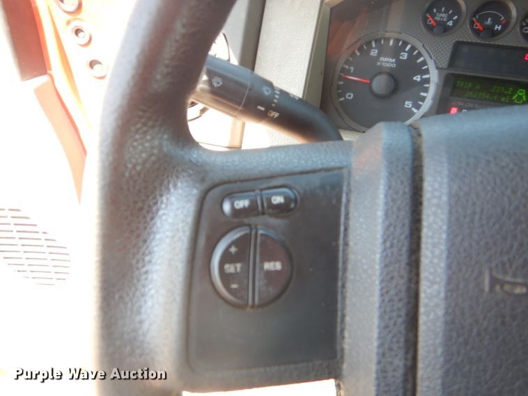 image for item FC9945 2008 Ford F250 Super Duty utility bed pickup truck