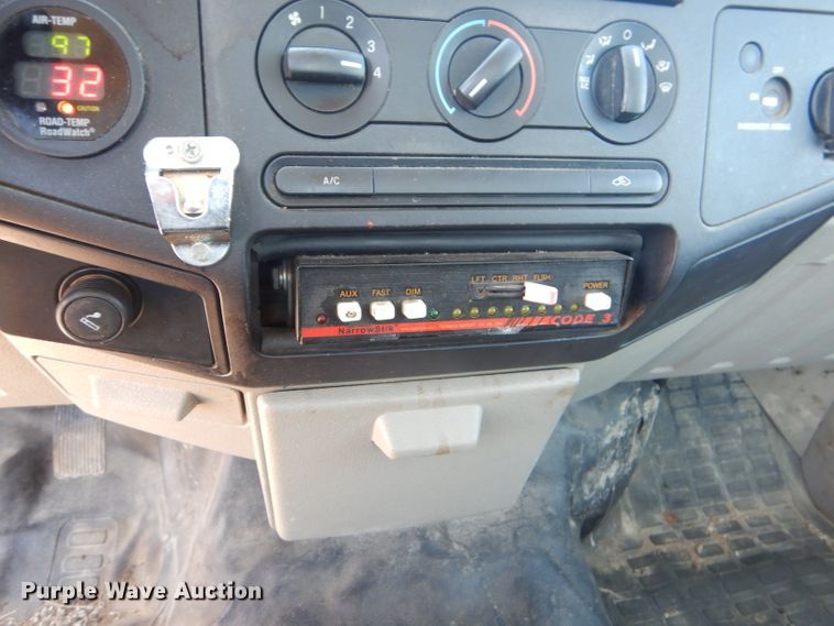 image for item FC9945 2008 Ford F250 Super Duty utility bed pickup truck