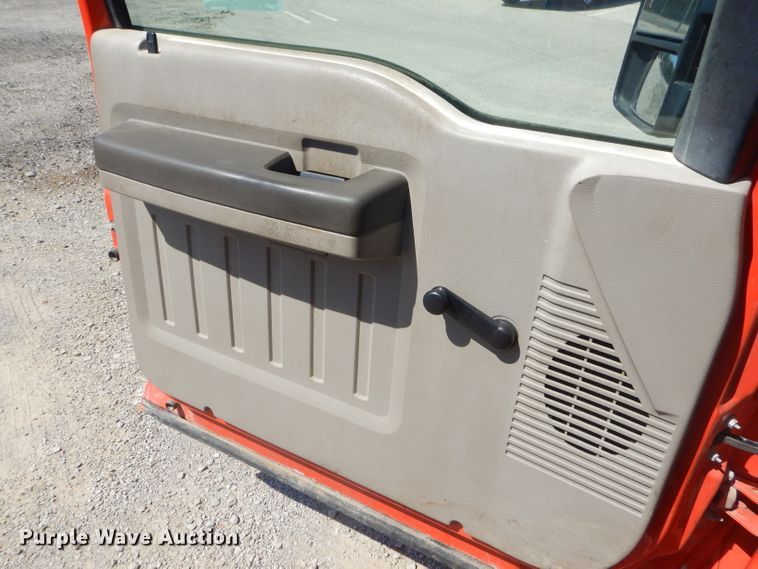 image for item FC9945 2008 Ford F250 Super Duty utility bed pickup truck