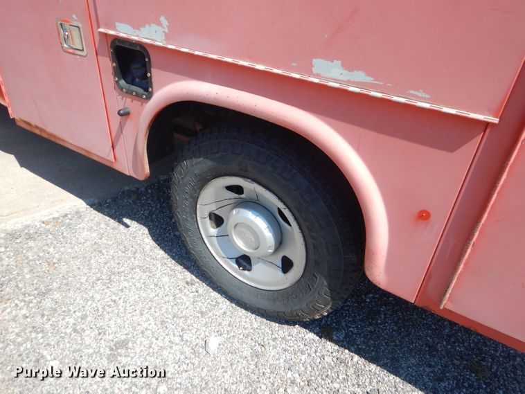 image for item FC9945 2008 Ford F250 Super Duty utility bed pickup truck