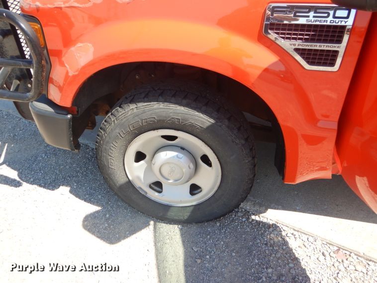 image for item FC9945 2008 Ford F250 Super Duty utility bed pickup truck