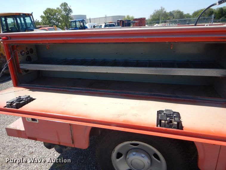 image for item FC9945 2008 Ford F250 Super Duty utility bed pickup truck