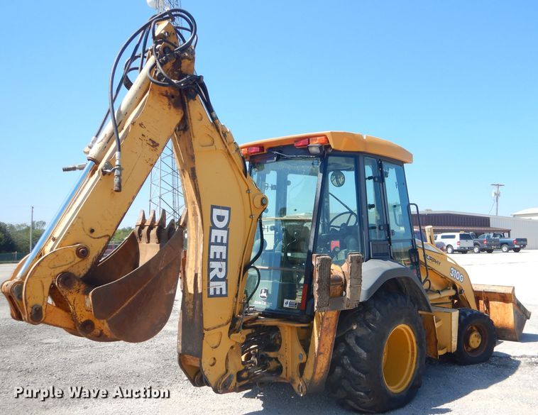 image for item FC9946 2003 John Deere 310G backhoe