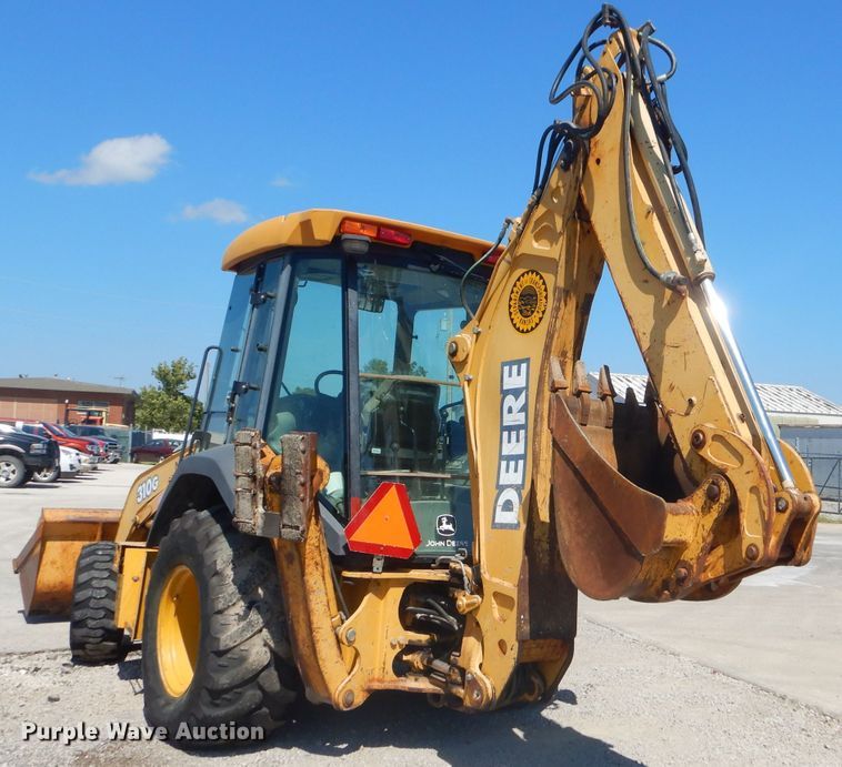 image for item FC9946 2003 John Deere 310G backhoe