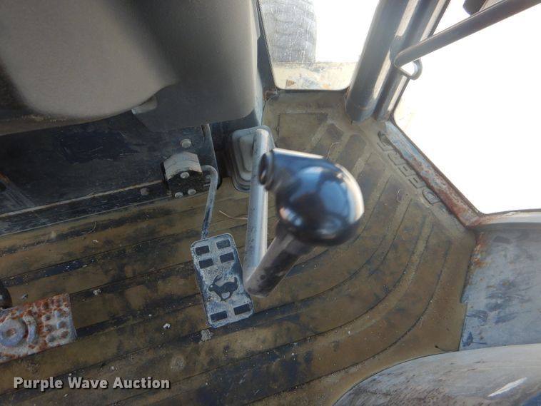 image for item FC9946 2003 John Deere 310G backhoe