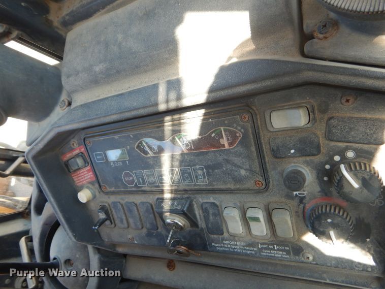 image for item FC9946 2003 John Deere 310G backhoe