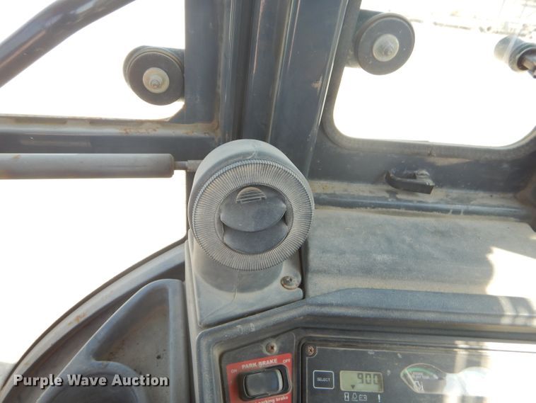 image for item FC9946 2003 John Deere 310G backhoe