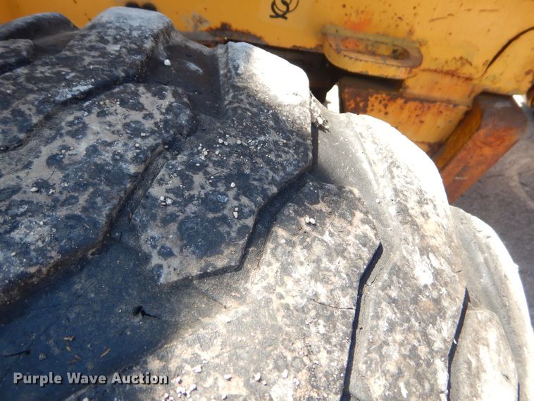 image for item FC9946 2003 John Deere 310G backhoe