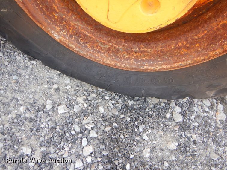 image for item FC9946 2003 John Deere 310G backhoe