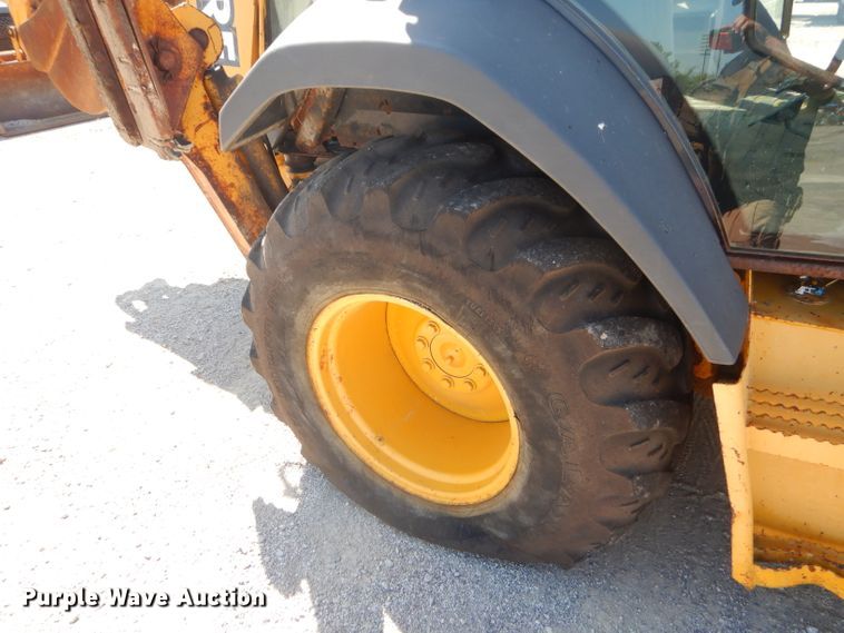 image for item FC9946 2003 John Deere 310G backhoe