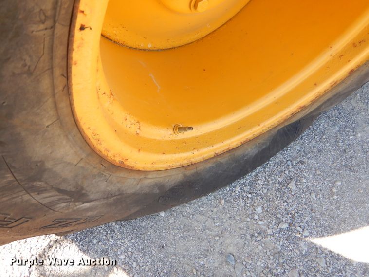 image for item FC9946 2003 John Deere 310G backhoe