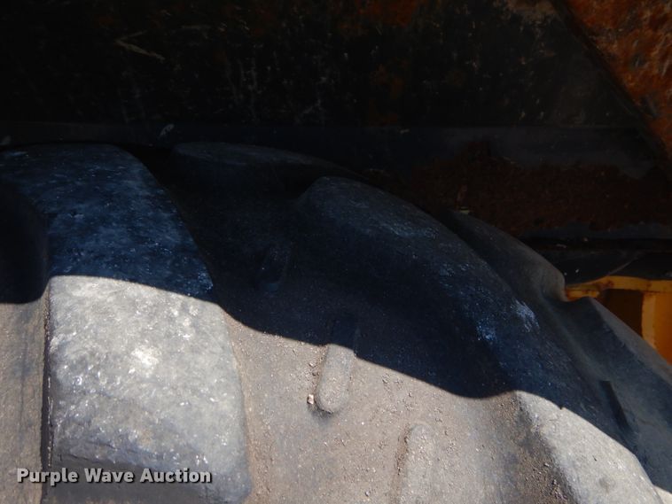 image for item FC9946 2003 John Deere 310G backhoe