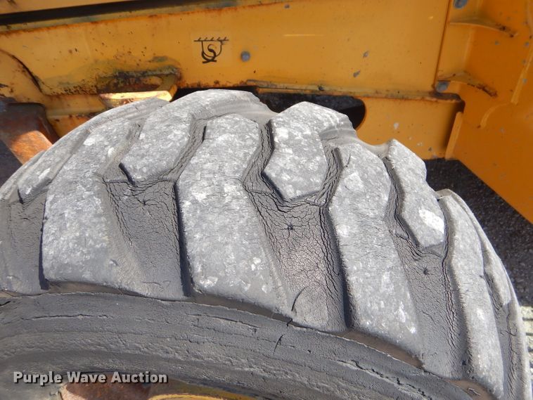 image for item FC9946 2003 John Deere 310G backhoe