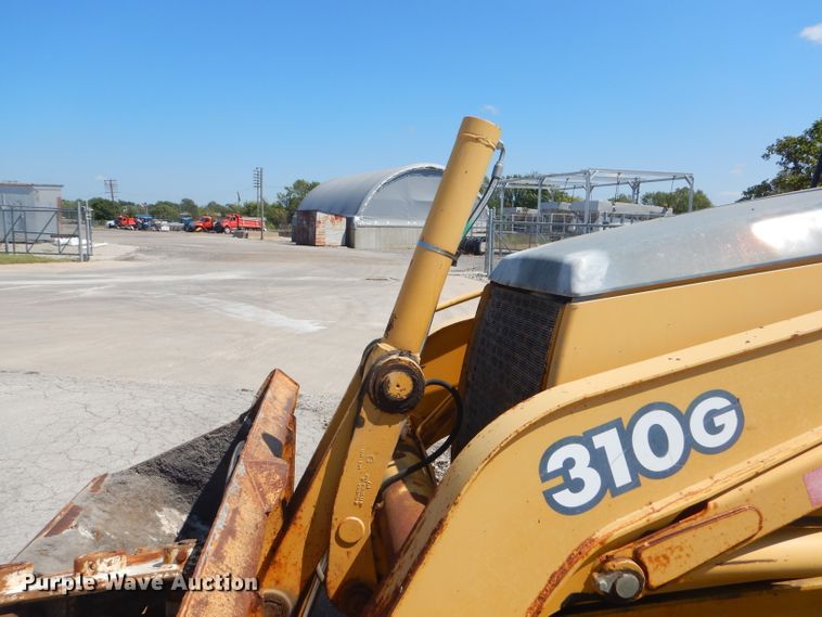 image for item FC9946 2003 John Deere 310G backhoe